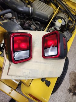 Jeep Gladiator OEM Taillights