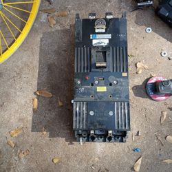 Tri Break Circuit Breaker 600 Amp