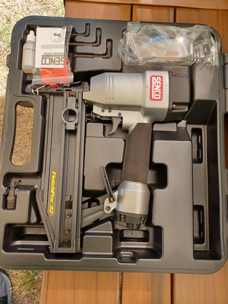 Senco Finish Nail Gun 16g Brand New