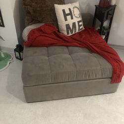 Jordan’s Furniture Couch Must Go 900 OBO