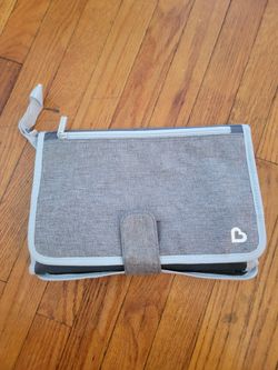 New Diaper Changing Pouch 5$