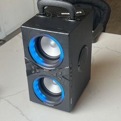 Yier Bluetooth Speaker. RGB. Loud Bass.  Like New.  
