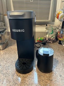 Keurig Single Coffee Maker & Mug
