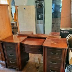 Vintage 1950s Dresser-Mirror