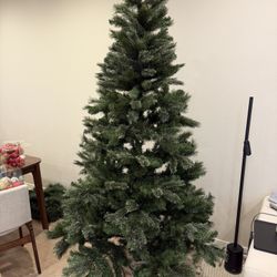 Christmas Tree (No Lights)