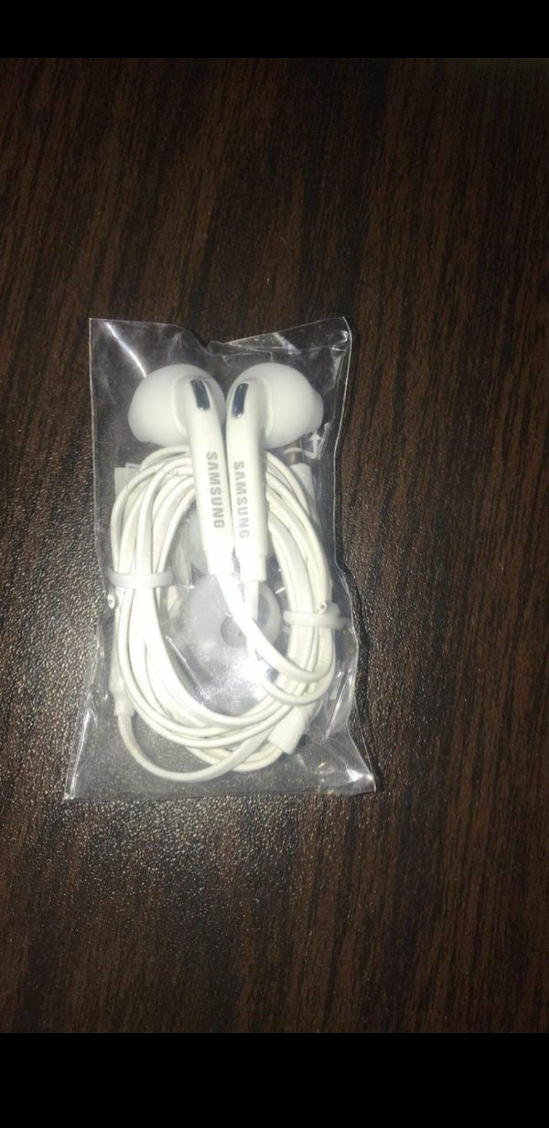 Brand new original Samsung headphones