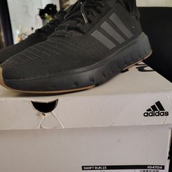 Adidas - Swift Run 23- Mens Running Shoes