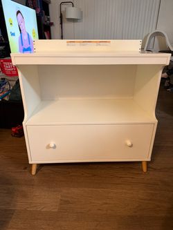 Delta children Baby changing table / Dresser with Storage