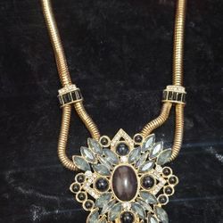 Vtg Gold Tone Necklace With Large Rhinestone Pendant