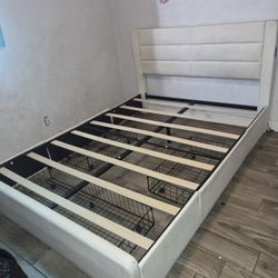 Queen Bedframe