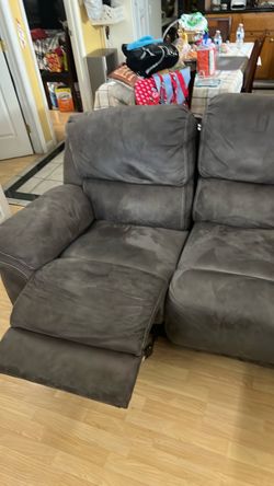 Power recliner sofa