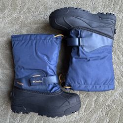 Columbia Powder Bug 40 Snow Boot Size 3