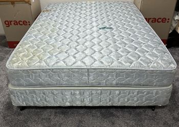Full mattress set w frame