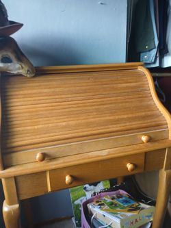 Roll top desk