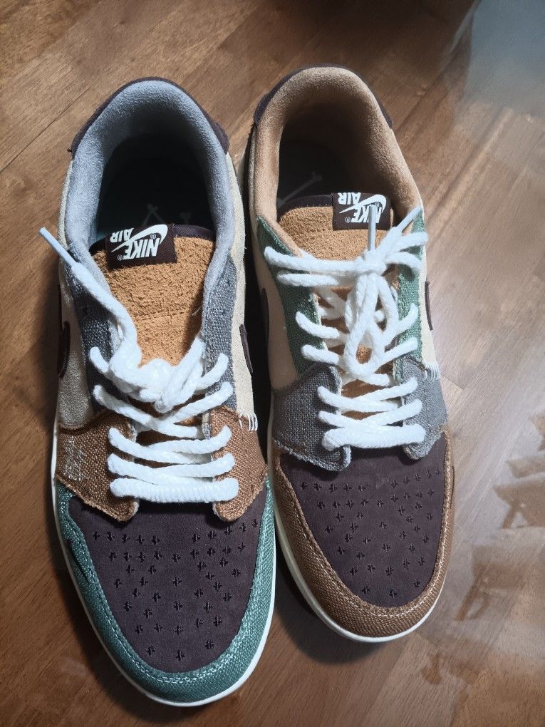 . Jordans. 1 Retro Low. OG