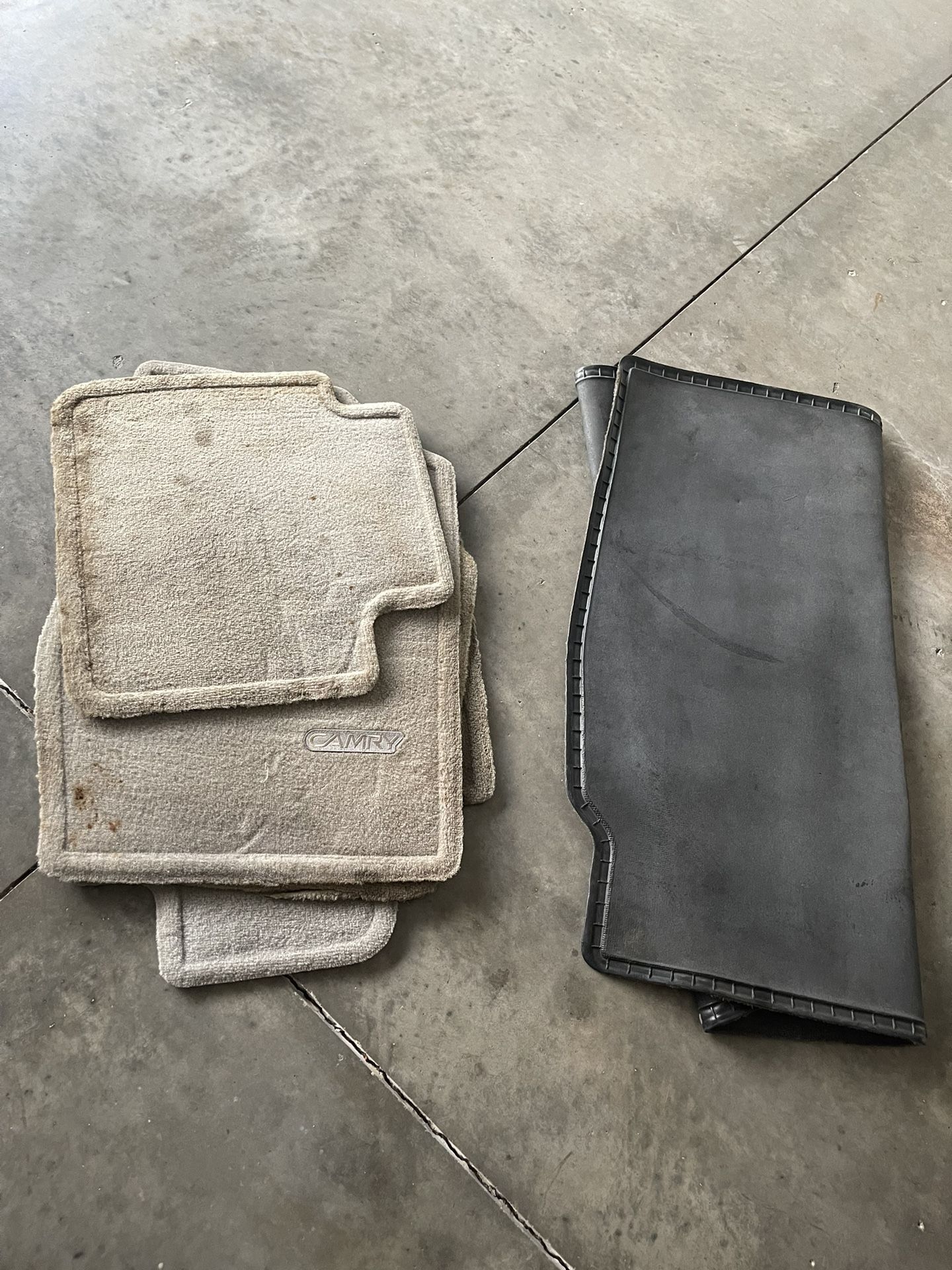 2004 Toyota Camry floor mats