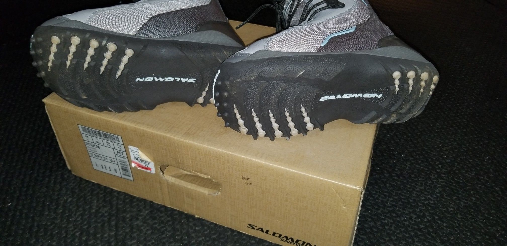 Girls women's snowboard boots