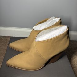 Vince Camuto Grishell boots | New tortilla color / Brand New Never worn / Size 8.5 Women’s