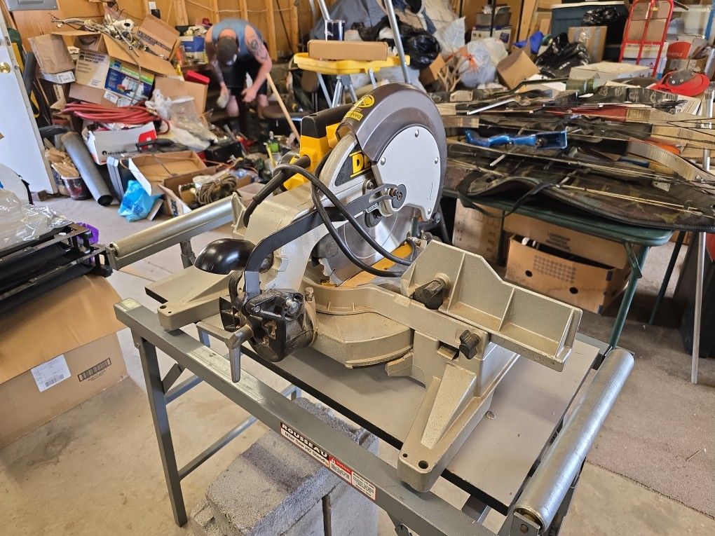 Compound Miter Saw DW705 Dewalt