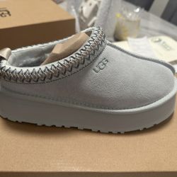 W Tazz UGGS Size 6
