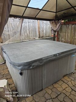 Outdoor Hot Tub with Cover