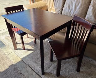 Kid table and 2 chairs