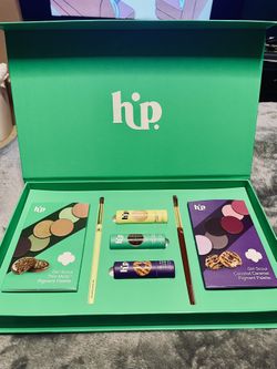 HipDot x Girl Scouts Collectors Edition Makeup Kit