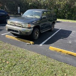 1999 Toyota 4Runner SR5