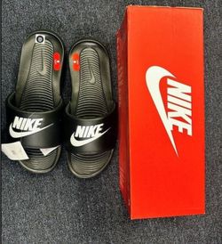 BRAND NEW Nike Slide Sandals Black White - SIZE 11