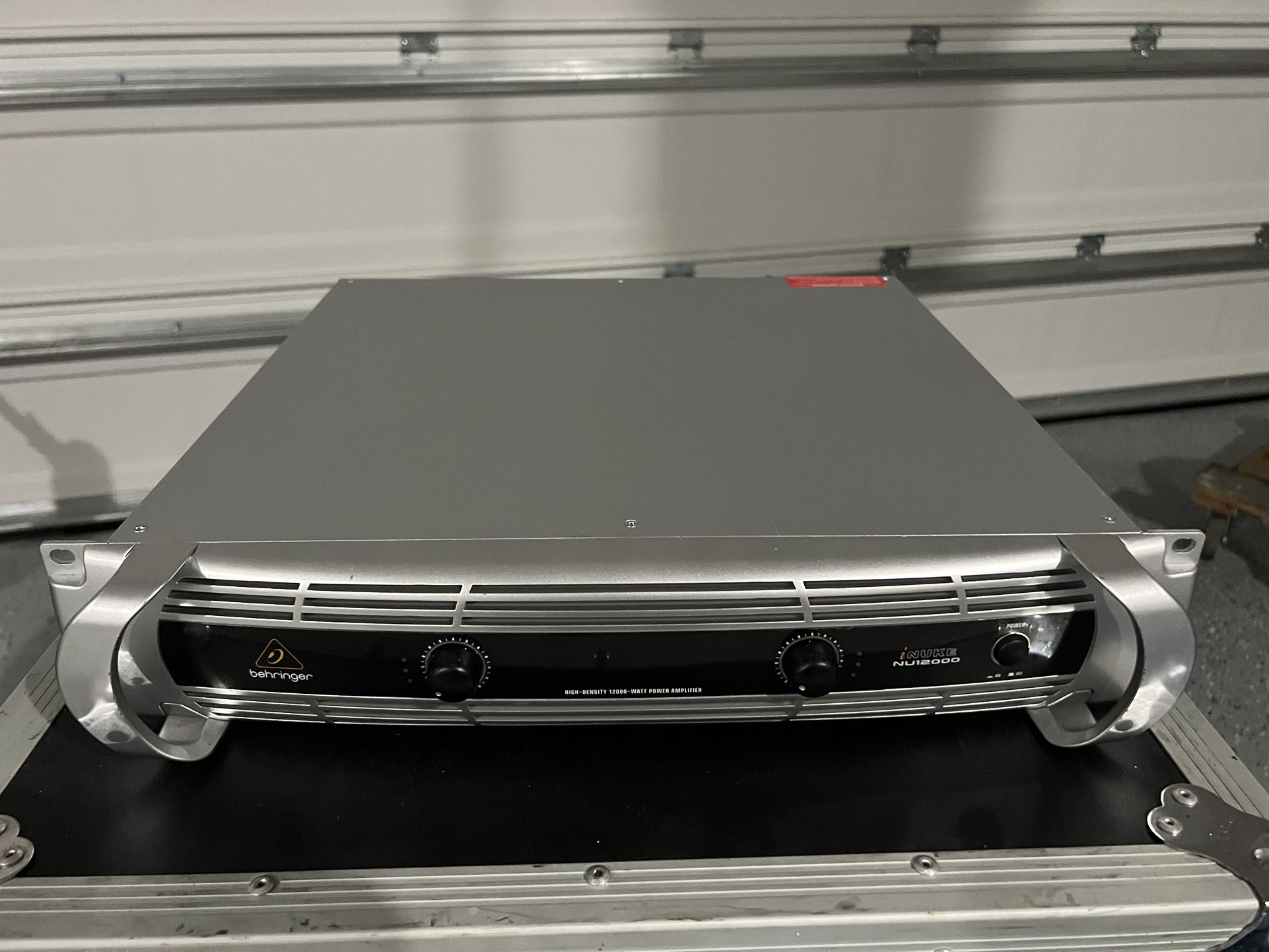 Behringer iNUKE Nu12000 Power Amplifier