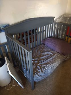 Graco Benton 4-in-1 Convertible Crib and Mattress