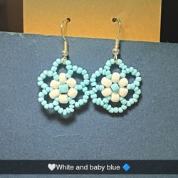 ✨Light Blue And White Flower Earrings✨