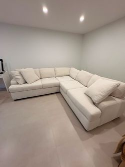City furniture sectional