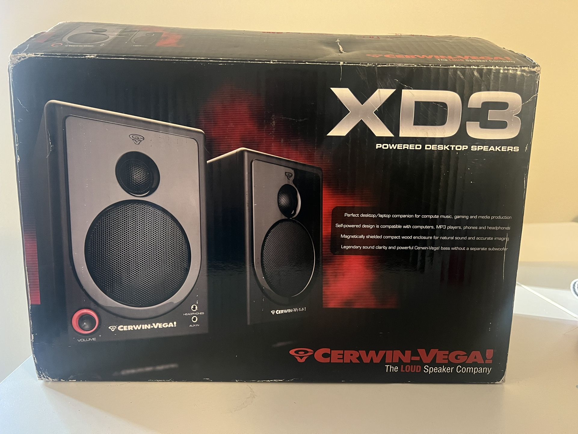 Cerwin Vega XD3 Powered Desktop Speakers.