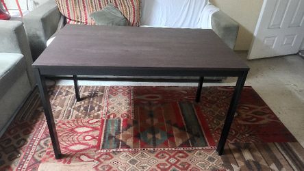 Metal legs, size 47" x 30"
Expand to 71" × 30"
Height 29