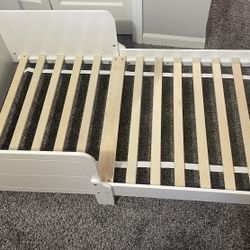 Delta / Toddler Bed (White) Frame Only