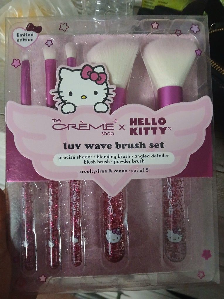 Hello Kitty Make Up Brush Set 