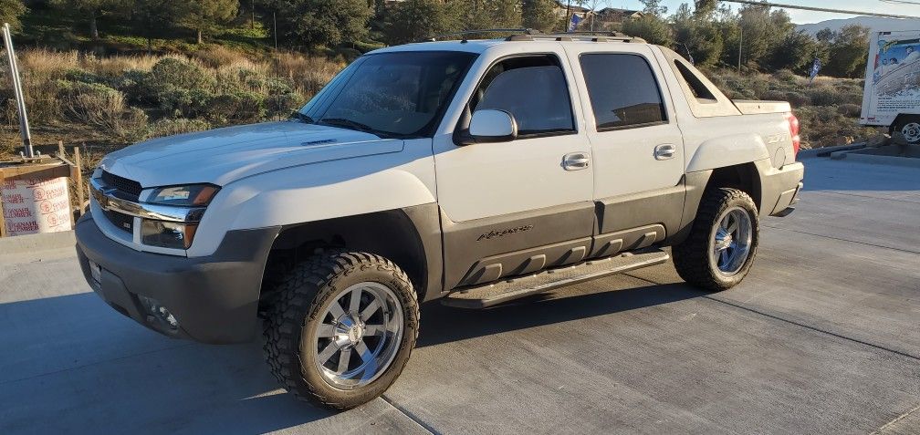 2002 CHEVY AVALANCHE