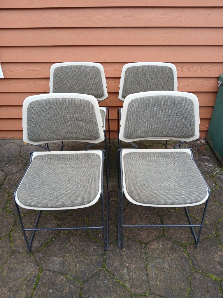 Set of 4 Dakota Chairs