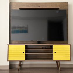 TV console 