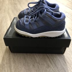 Air Jordan 11 Retro Low Blue Moon TD Size 6C 645107-408 Nike Sneakers Rare 