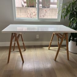 Beautiful White Lacquer And Wood Desk 