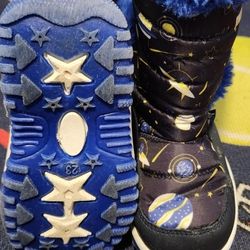 Kids Snow Boots And Snow Pants. $5 Each
