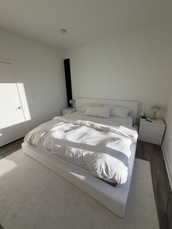 Ultra Bed Set: Bed Frame + Headboard | White