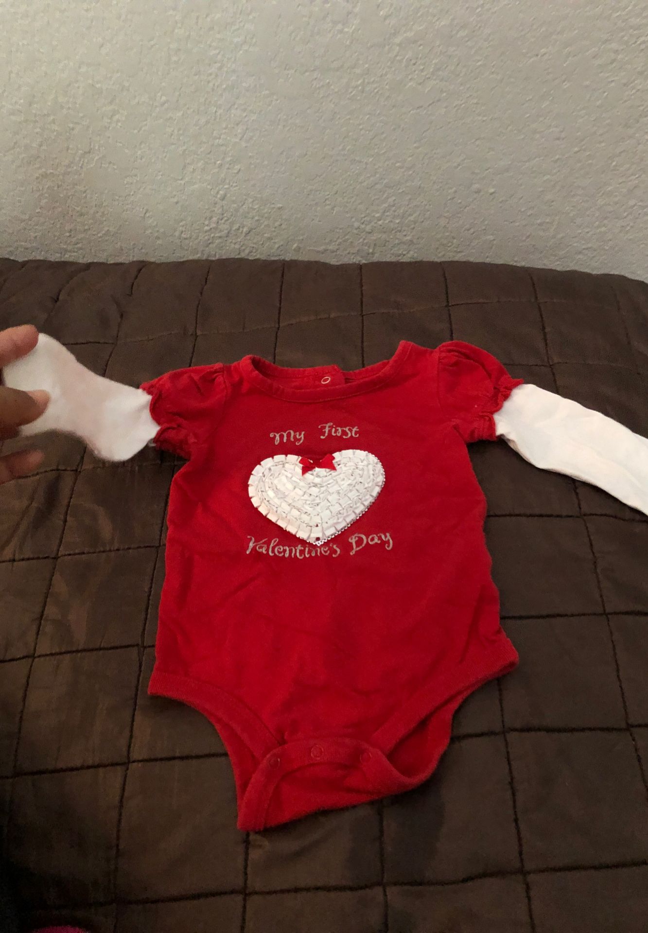 Babygirl’s Onesie size 3 to 6 months