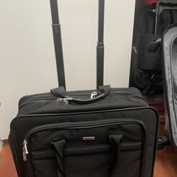 SOLO Rolling Laptop Case Black 