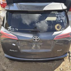 2017 Toyota Rav4 (Decklid)