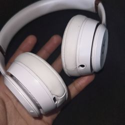 “Pink” Beats Solo 4s