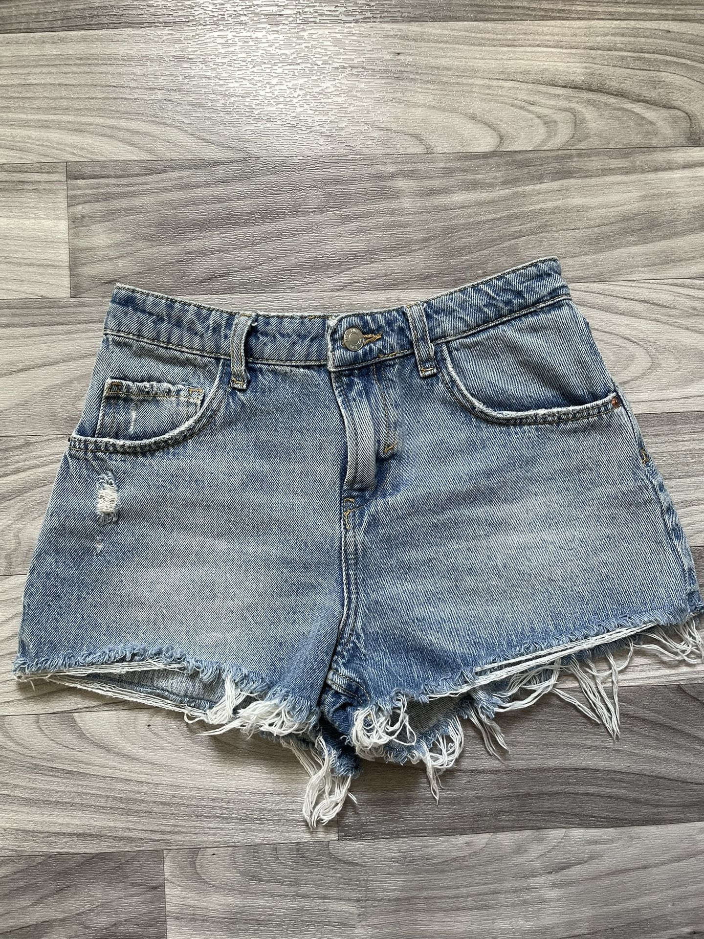 ZARA Women’s Denim Shorts Blue Frayed Hem Size 2 High Rise Trendy Summer New Without Tags