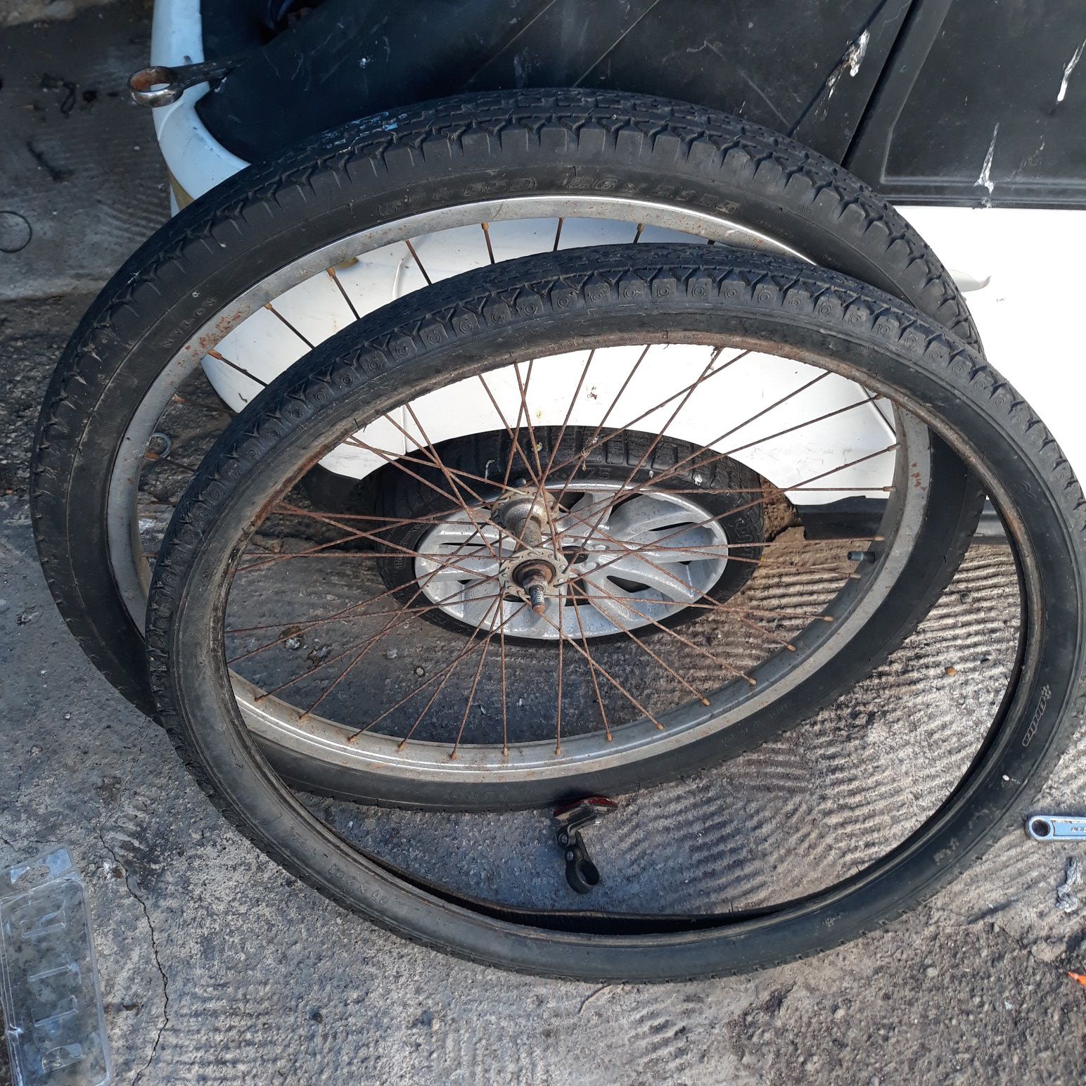 26" cruiser front tire